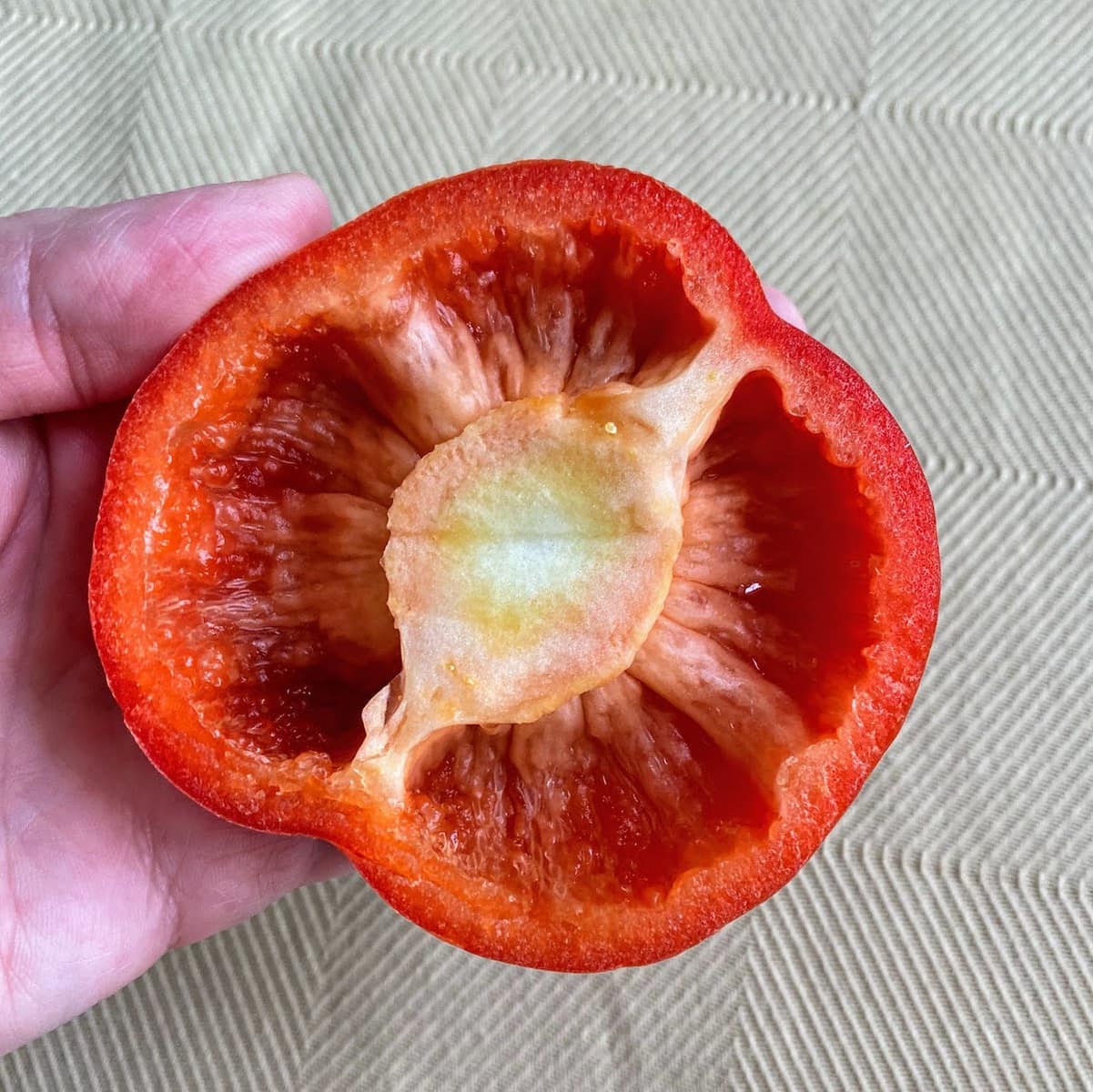 red top of bell pepper