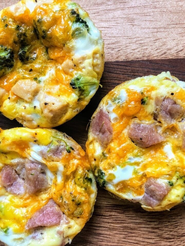 egg bites with cheese, ham and broccoli