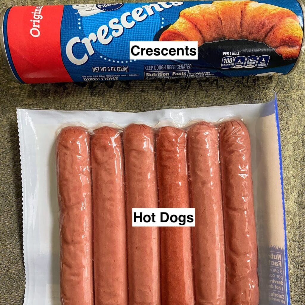 Hot Dogs Wrapped in Crescent Rolls Platein28