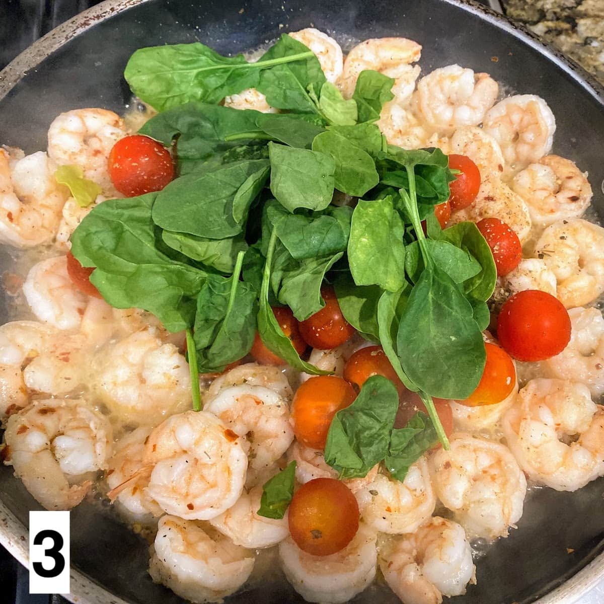 shrimp with tomatoes and spinach