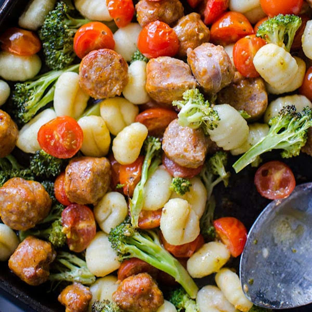 gnocchi, sausage and veggies in sheet pan