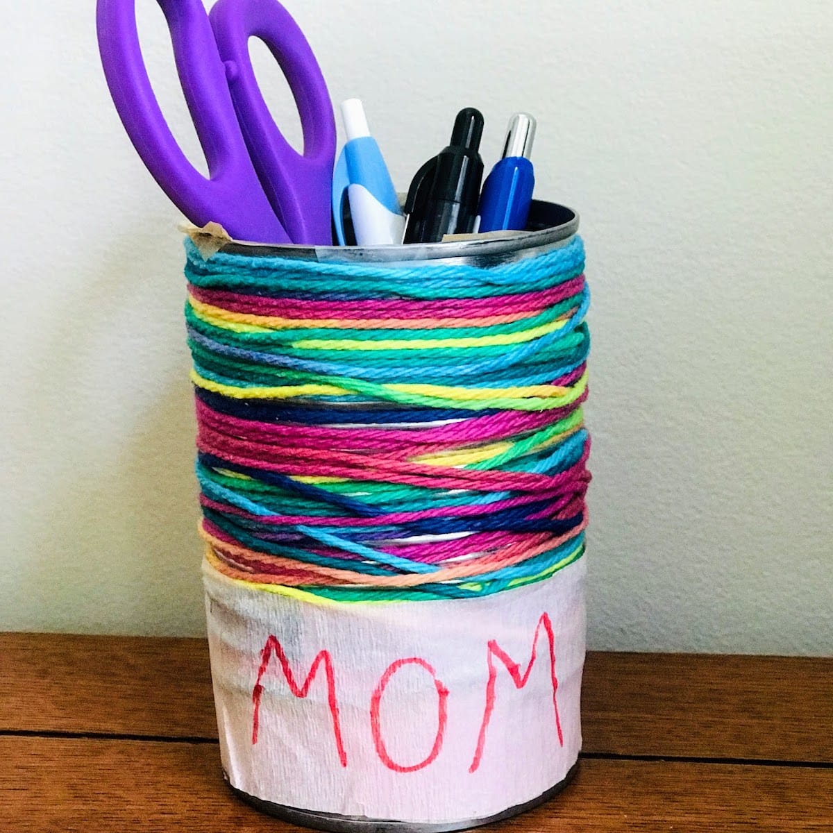 DIY pencil holder with scissors and pens