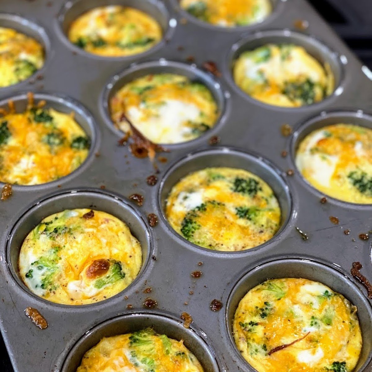 https://platein28.com/wp-content/uploads/2023/03/mini_Egg_bites_baked-1.jpg