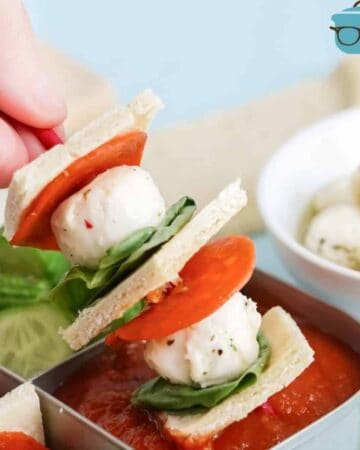 pizza skewers with bread, tomatoes, mozzarella and basil